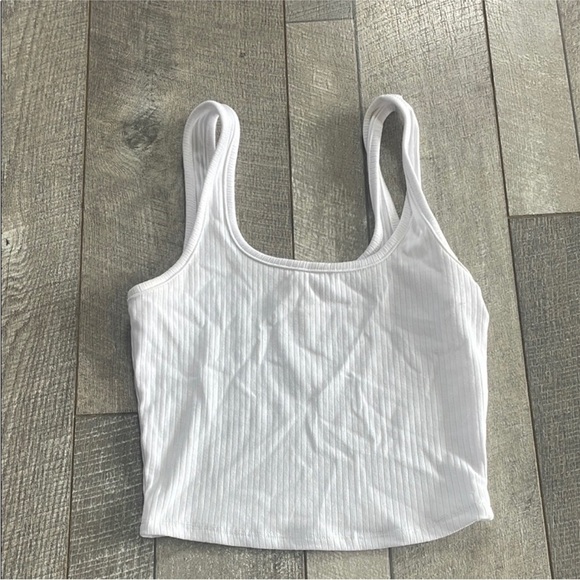 Tilly's Full Tilt Size Small White Crop Top Tank Top. - Picture 2 of 4